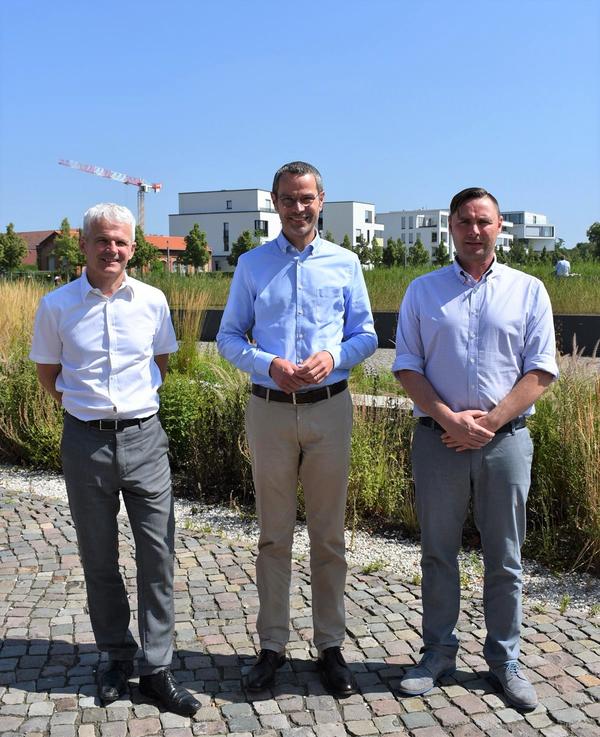Bild vergr��ern: v.l.n.r.:
Bernhard Eck, Dr. Maximilian Ingenthron, Falk Pfersdorf