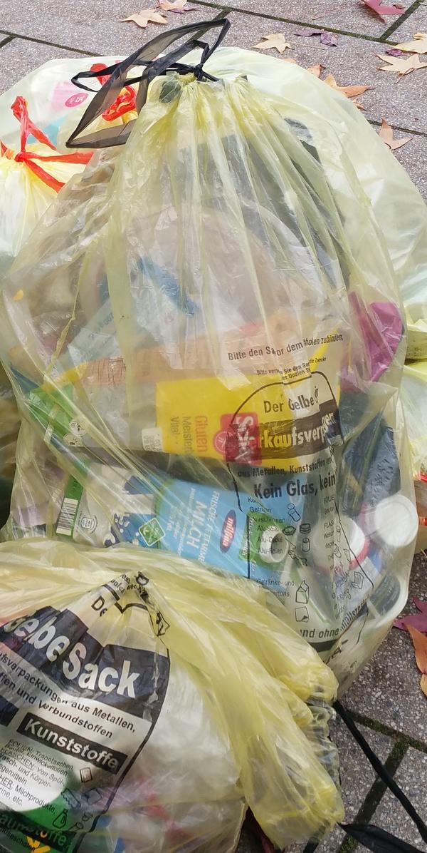 Bild vergr��ern: In den Gebieten der gelben Tonne k�nnen die gelben S�cke nun bis zum 30. April 2020 verwendet werden.